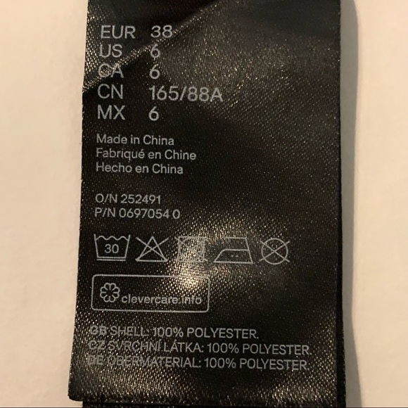 H&M Silky L/S Button Up Red Animal Print Top Sz 6 - Picture 10 of 13